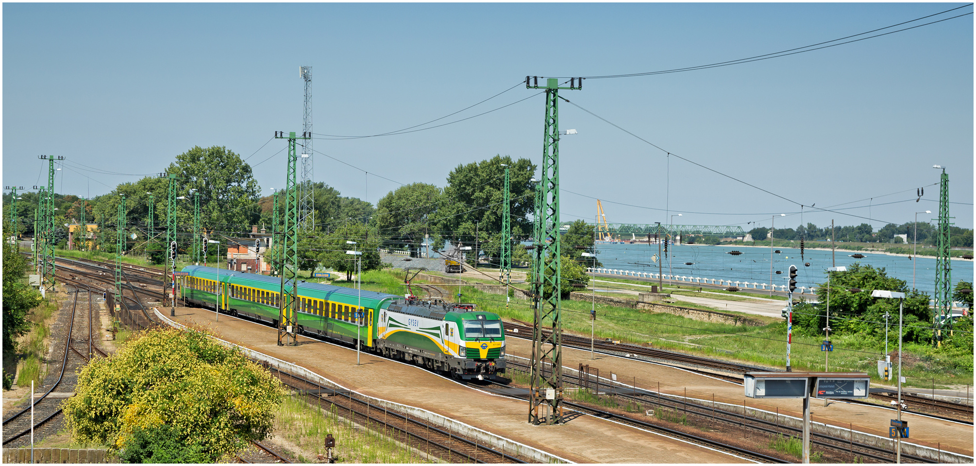 Mit dem Schnellzug durch die Hecke DCXXVI