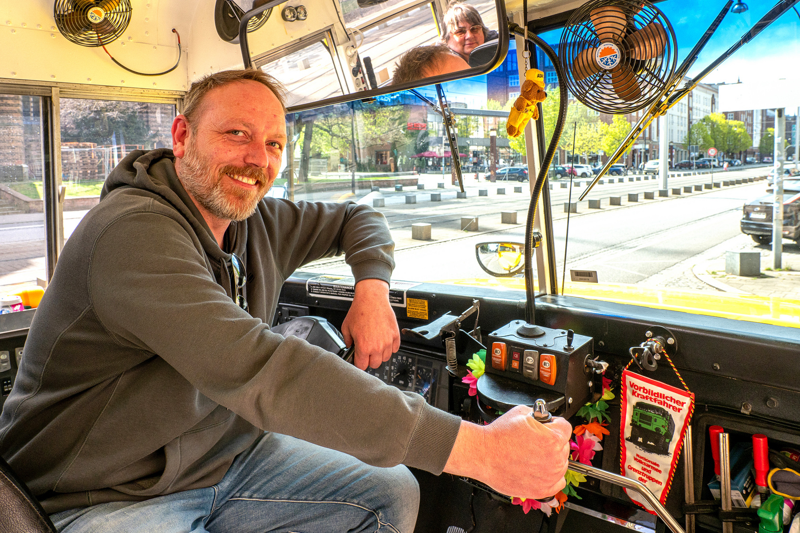 Mit dem signalgelben Schulbus Rostock live erleben