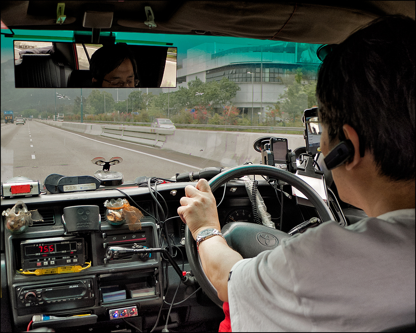 mit dem Taxi durch Hong Kong