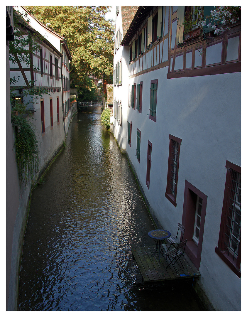 Mit dem Velo unterwegs IV: Das Tischchen am Wasser