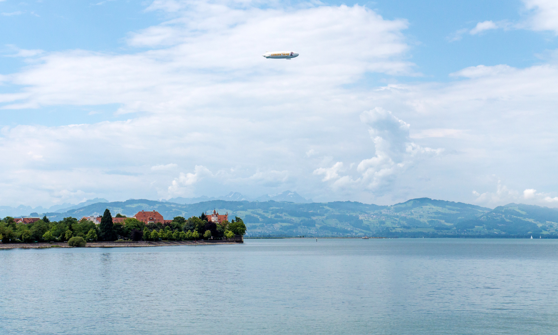 Mit dem Zeppelin über den Bodensee fahren