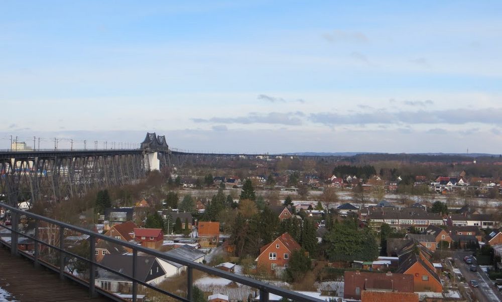 mit dem Zug über den Nord-Ostsee-Kanal in Rendsburg