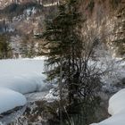 Mit den Füßen im Wasser