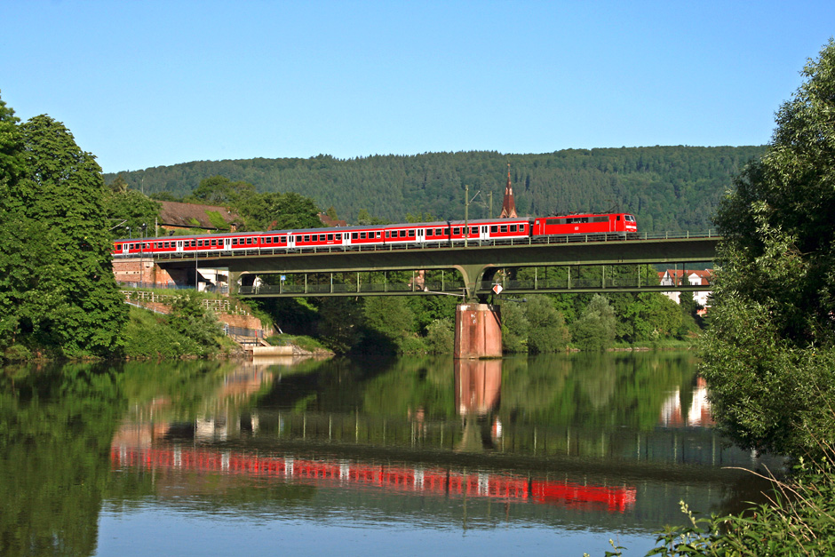 Mit der 111 über den Neckar