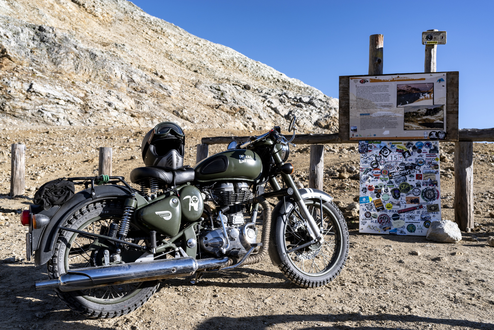 Mit der Enfield auf 3000 m.ü.M.