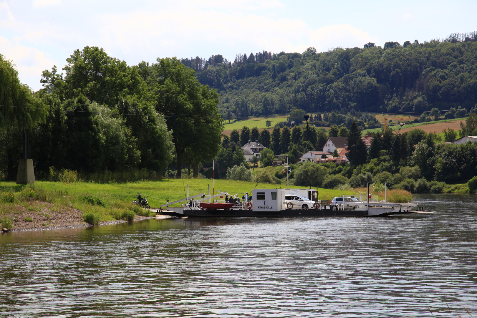 Mit der Fähre über der Weser ist immer wieder Schön.