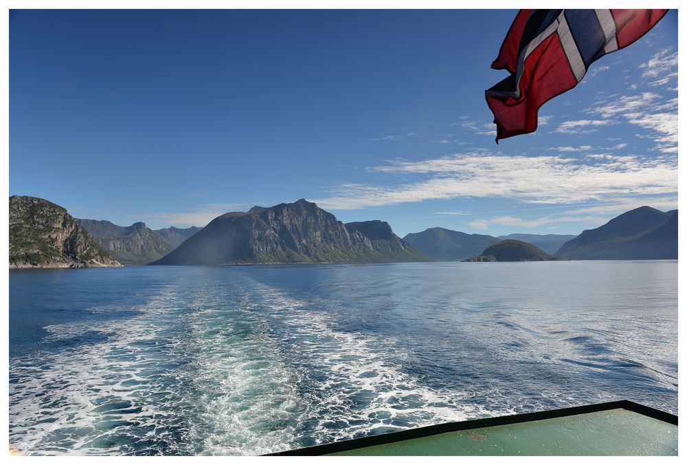 Mit der Fähre unterwegs auf die Lofoten. Foto & Bild fähre, norwegen, europe Bilder auf