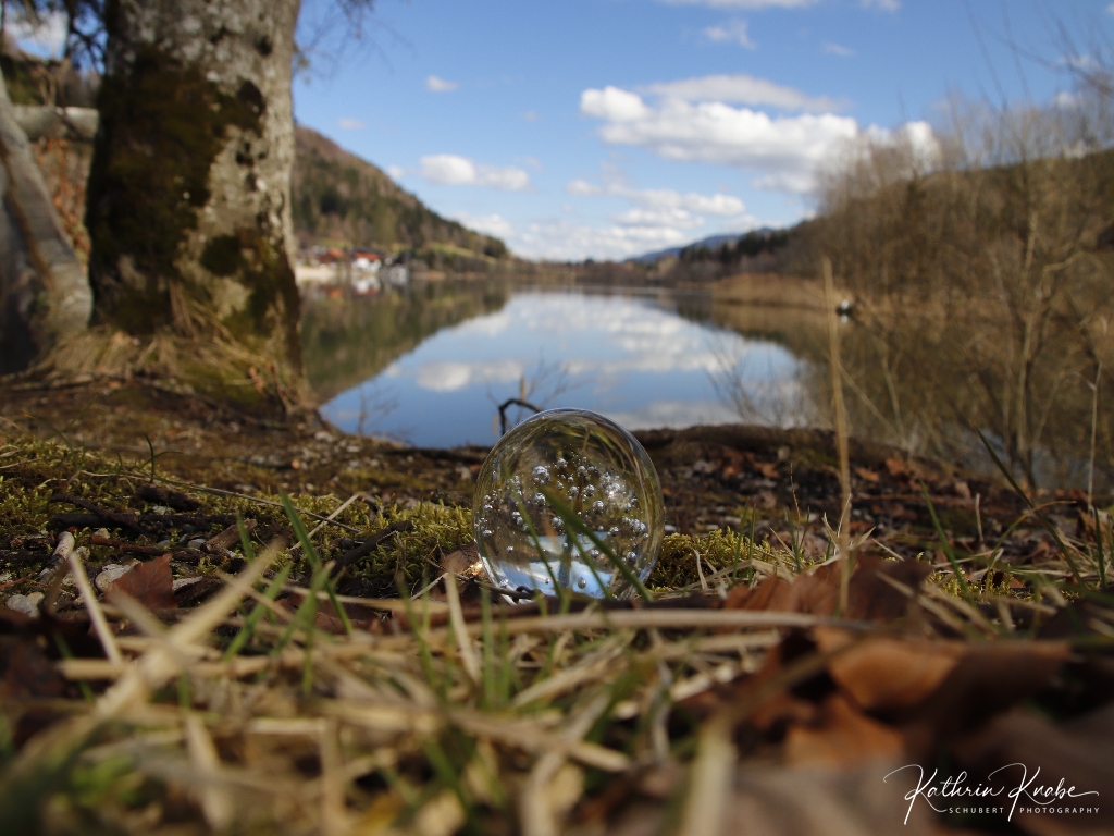 Mit der Glaskugel am Stallauer Weiher Foto & Bild landschaft, bach