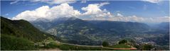 ...mit der Hochmuthseilbahn oben angekommen...(bei Meran)