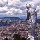 Mit der Jungfrau von Quito auf die Stadt schauen