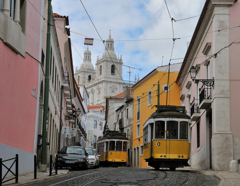 Mit der Linie 28 durch die Alfama