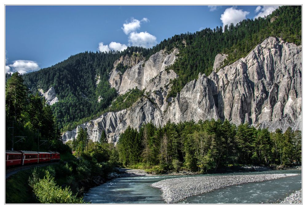 Mit der Rhätischen Bahn durch die Rheinschlucht 