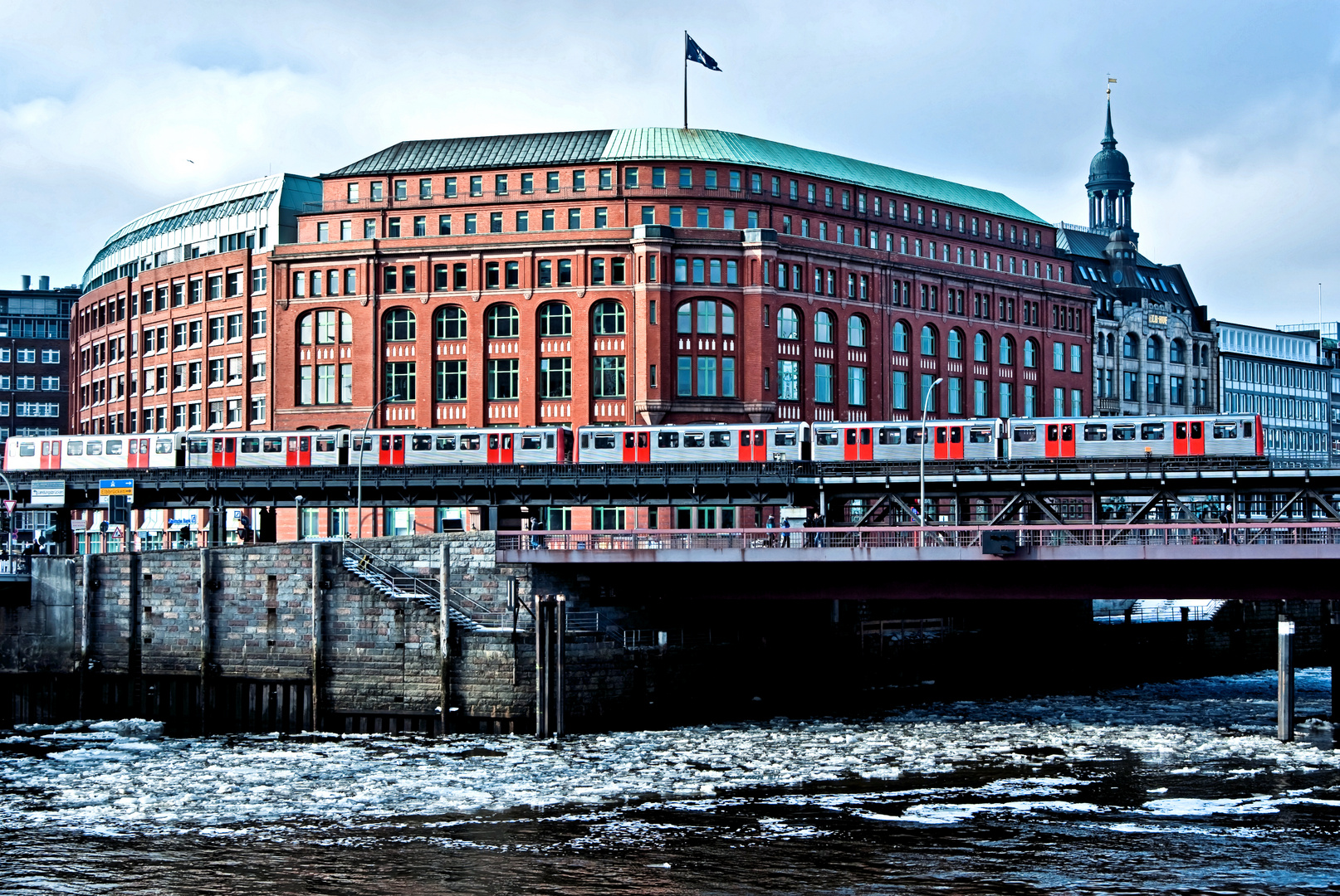 Mit der S-Bahn quer durch die Stadt