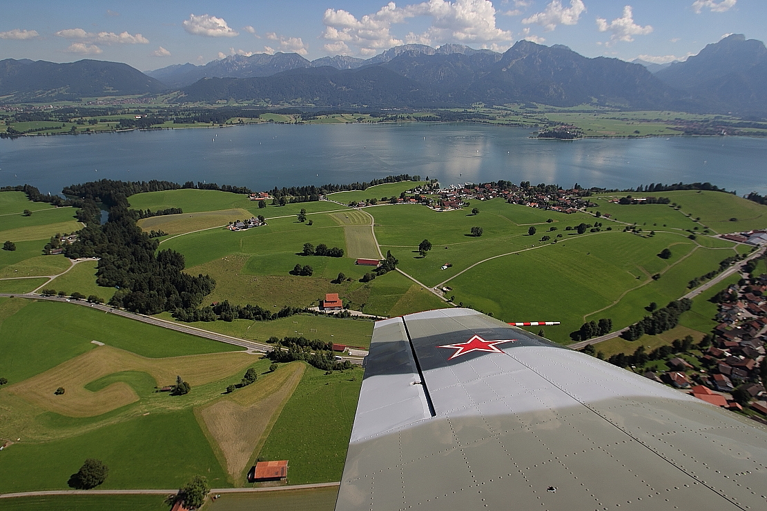 mit der YAK 52 - Über dem Allgäu