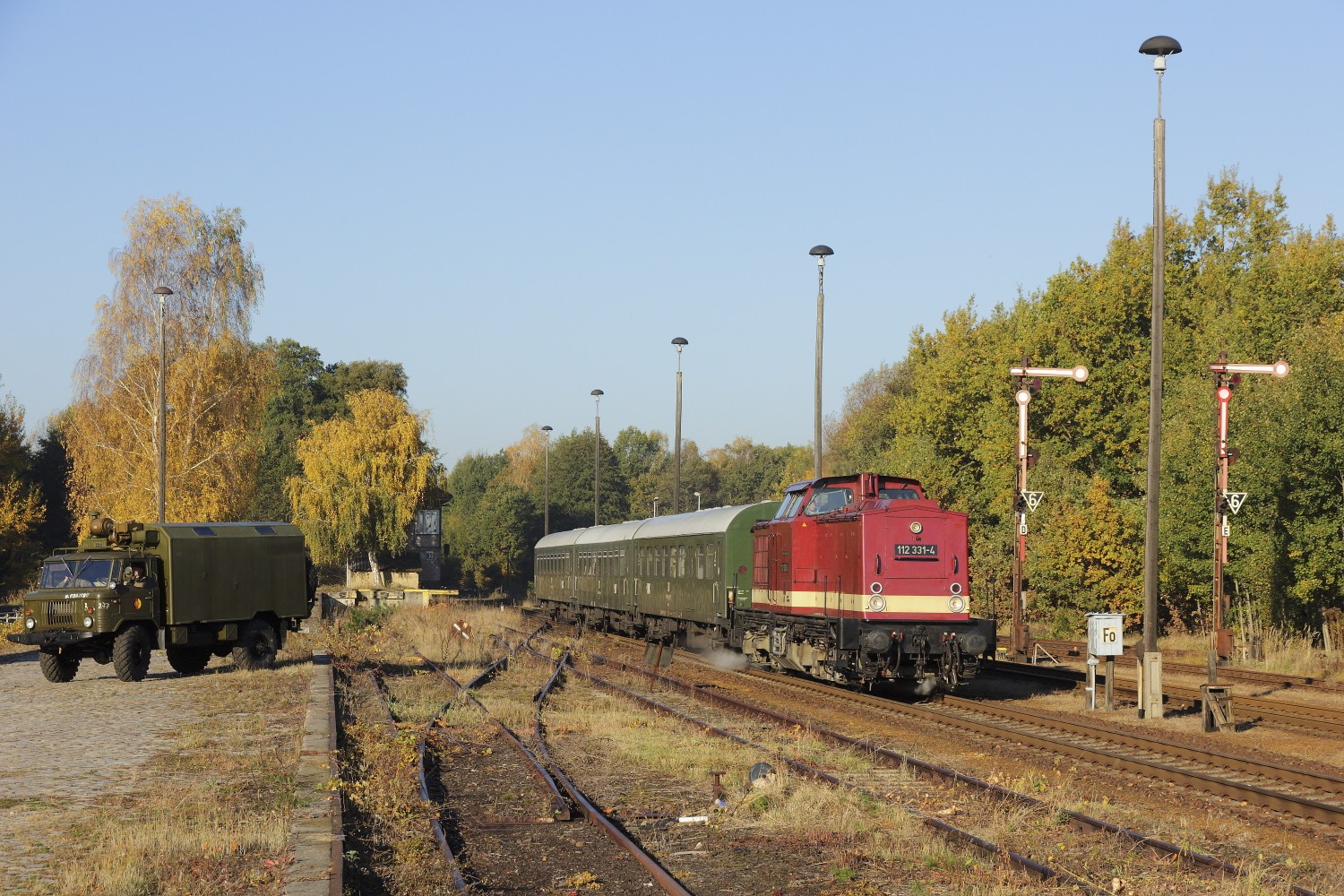 Mit Diesel auf der alten Reichsbahnstrecke in Mücka