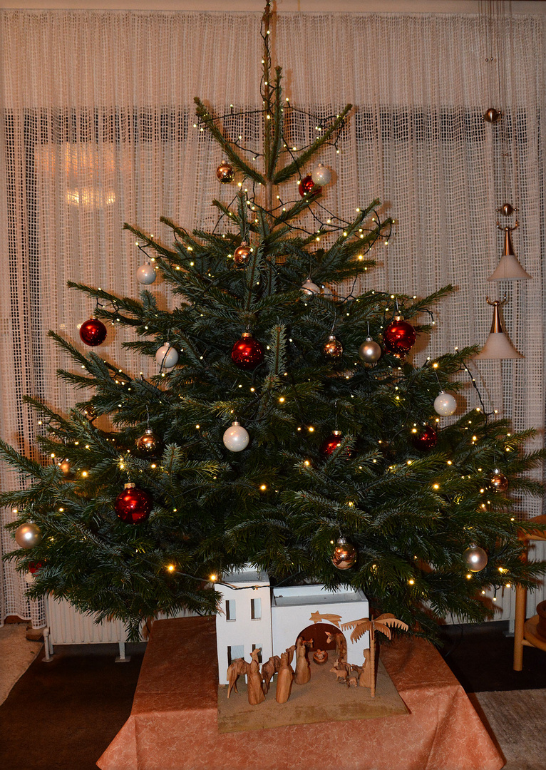 Mit diesem Foto von meinem Weihnachtbaum wünsche ich ein schönes Weihnachtsfest