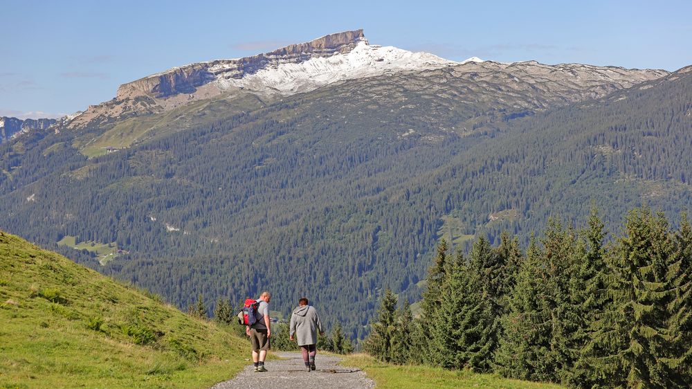 Mit diesen Schuhen zum Hoher Ifen . . . , Kleinwalsertal