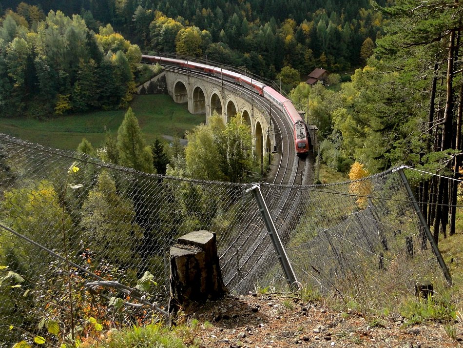 Mit doppeltem Boden [Südbahn-Exkursion]