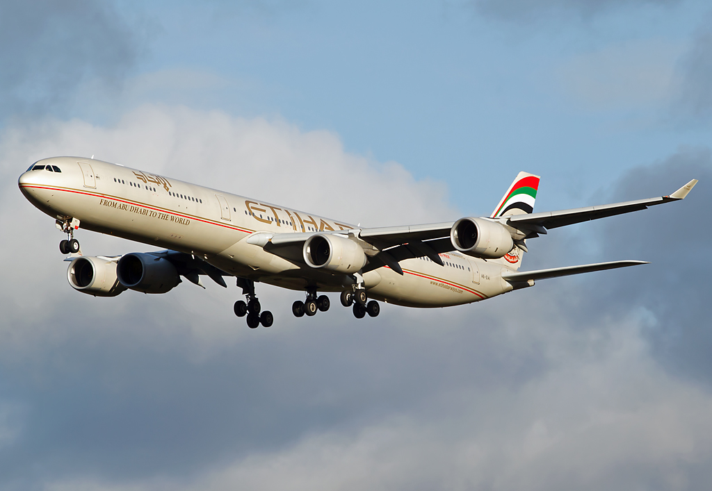 mit Etihad A340-600 nach Abu Dhabi