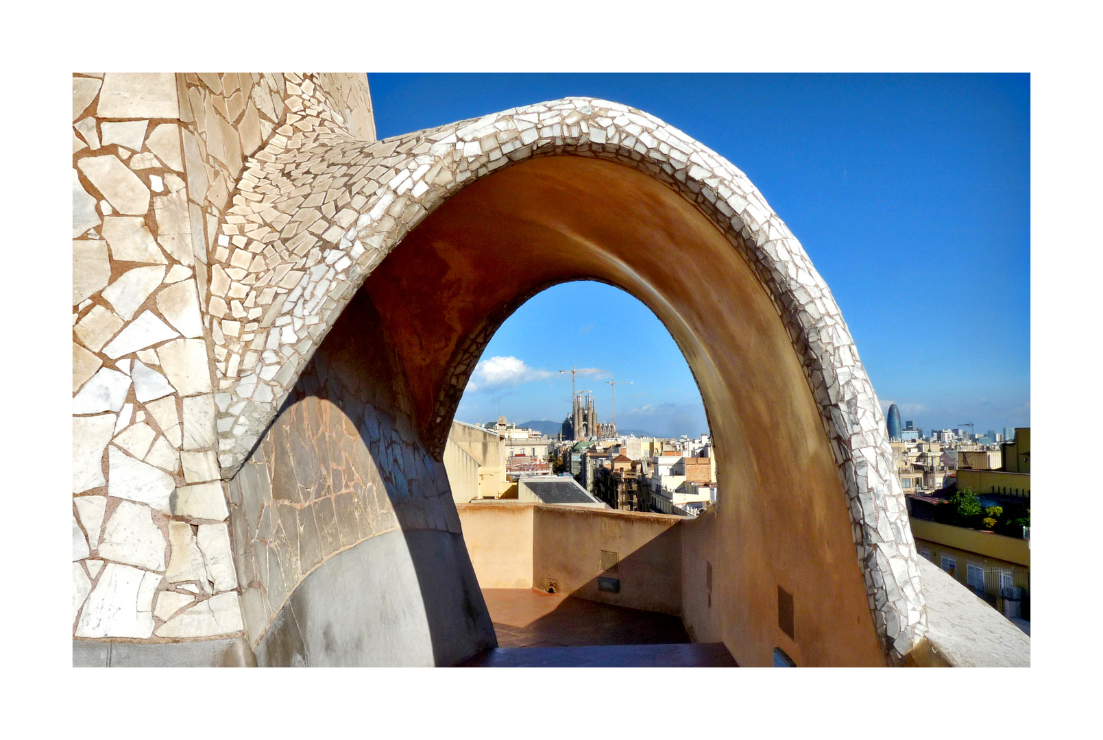 Mit Gaudí "seinem" Tunnelblick - zur Sa-gra-da mit Foto-klick!!