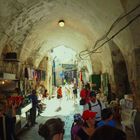 mit Kreuzgradgewölbe überwölbte Straße an einem der Basare in Jerusalems Altstadt