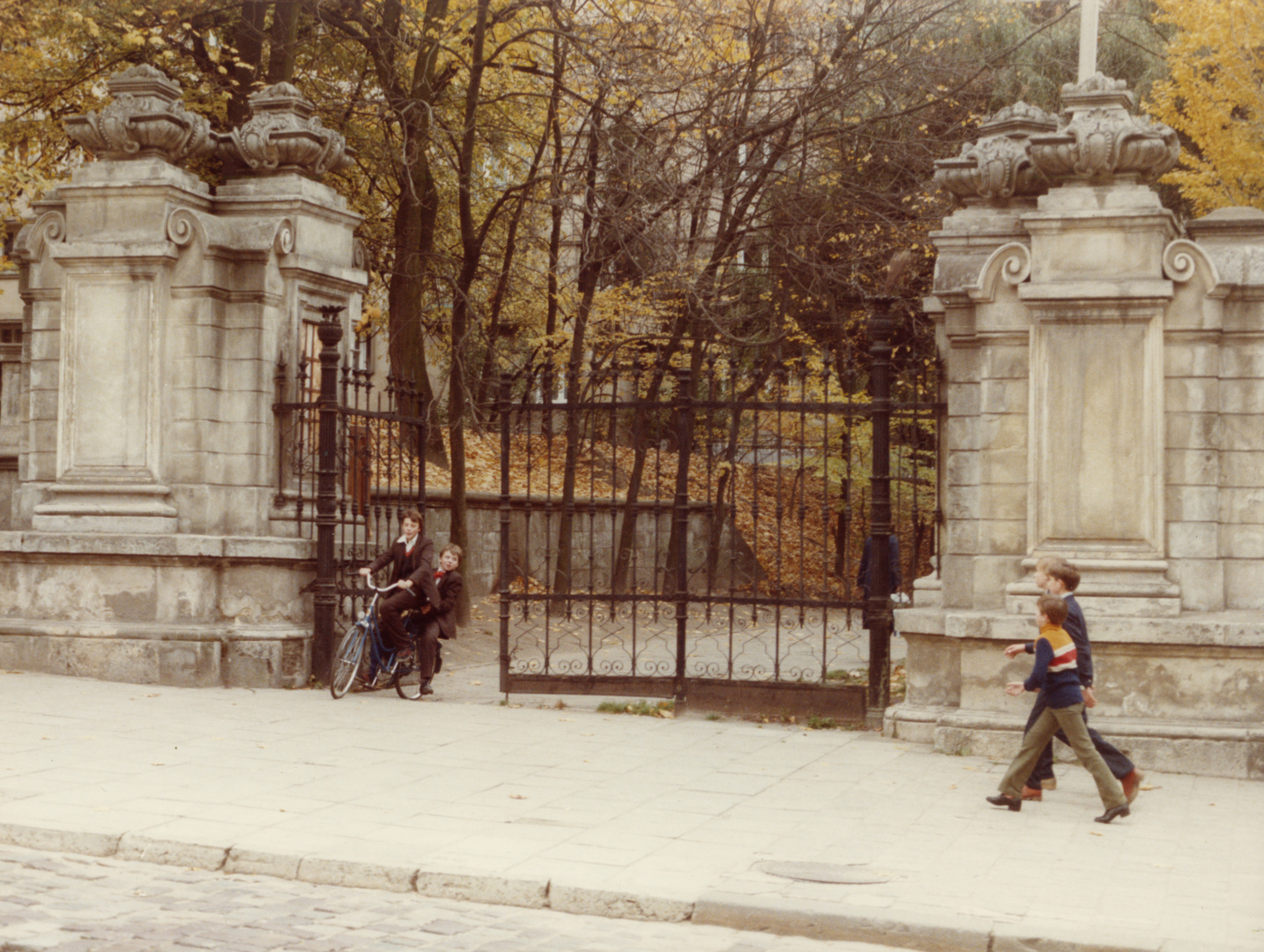 Mit kritischem Blick durch die Ukraine [3] 1983