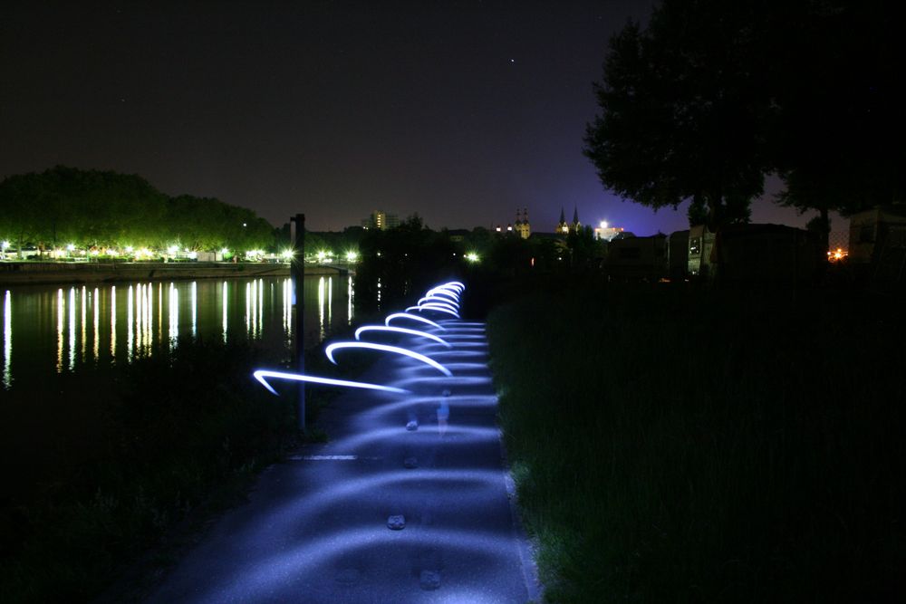 mit Lichtgeschwindigkeit von BOLUS 