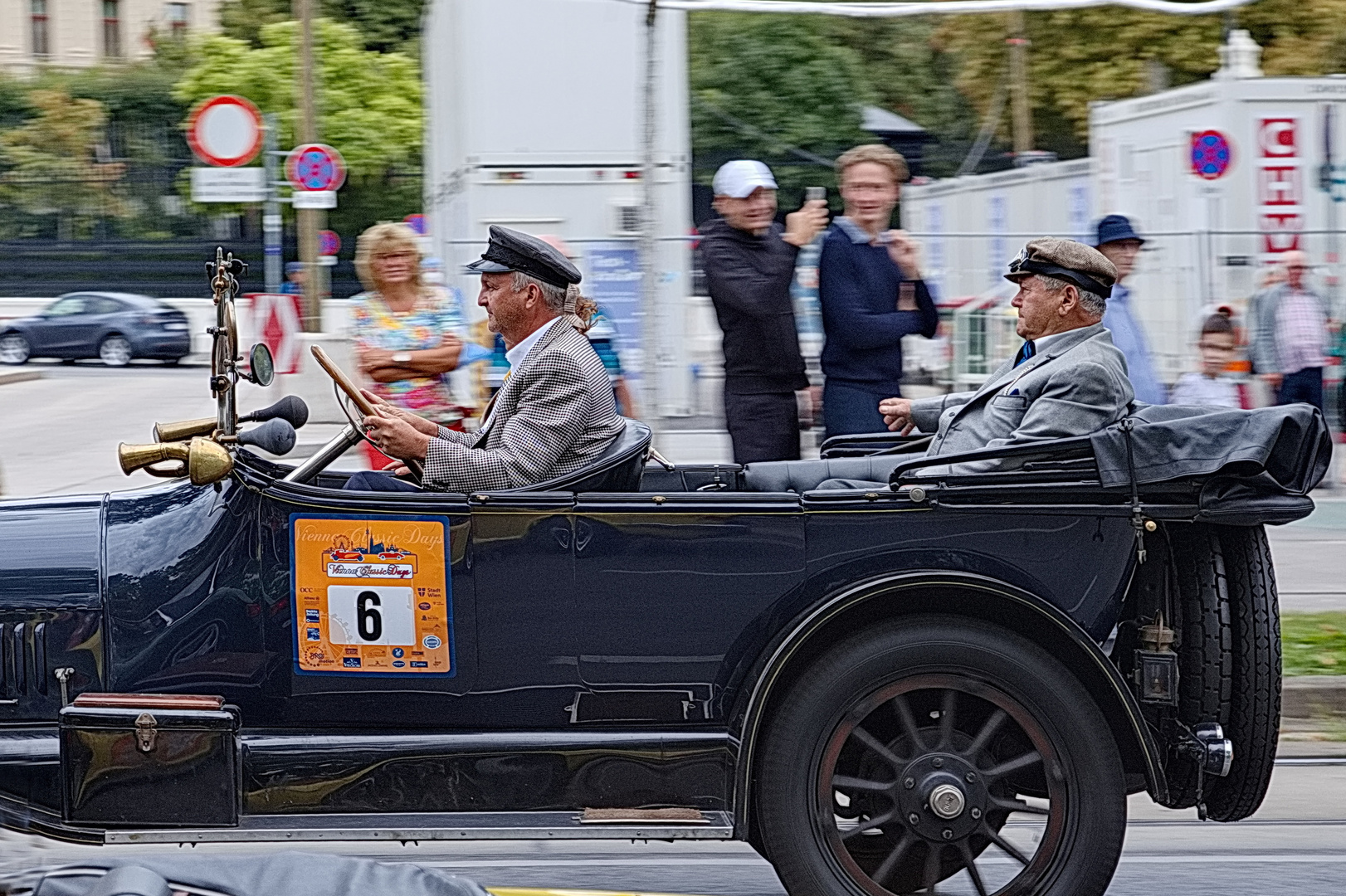 Mit meinem treuen Chauffeur - Oldtimer Vienna Classic (9)