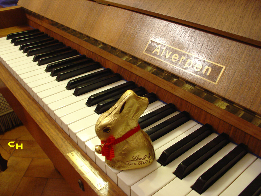 .... mit Musik geht alles besser ....  FROHE  OSTERN !