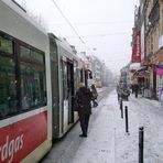 mit öffentlichen Verkehrsmitteln