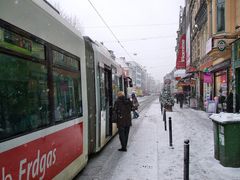 mit öffentlichen Verkehrsmitteln