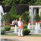 Mit Rosemarie im Ostdeutschen Rosengarten Forst / Neiße