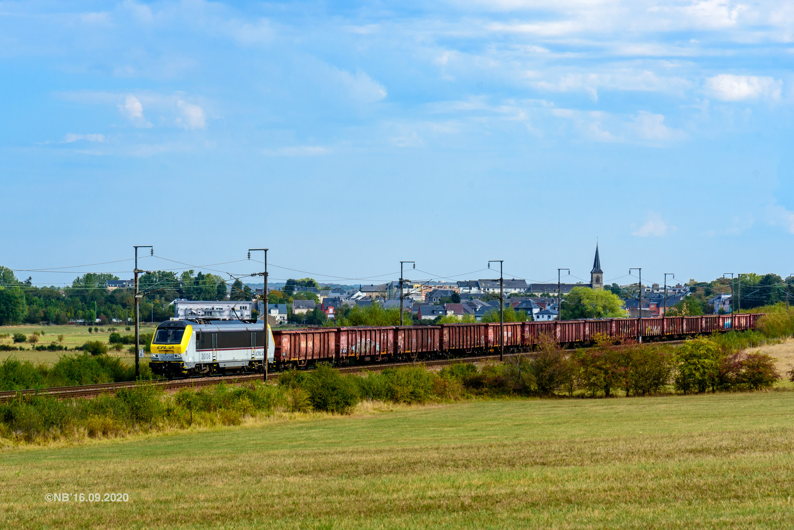 Mit schwerem Schrottzug zum Stahlwerk