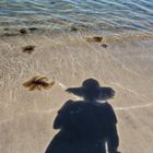 Mit Sonnenhut...