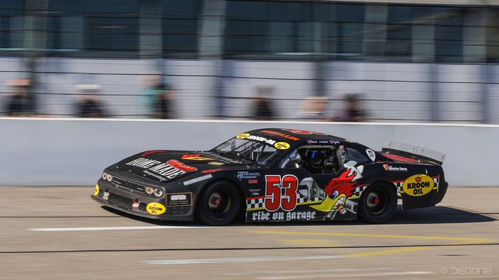 Mit Speed durchs Oval