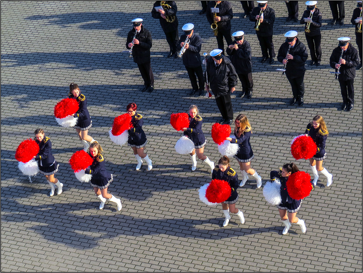 Mit traditioneller polnischer Volksmusik ...