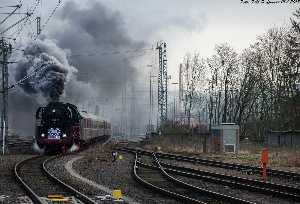 Mit Volldampf an den Bahnsteig