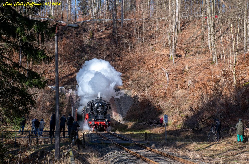 Mit Volldampf aus der Röhre