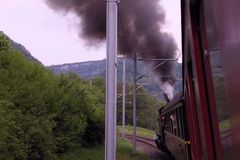 Mit Volldampf in die Steigung bei Moutier