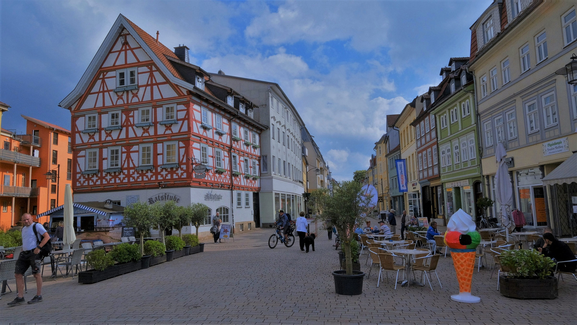 mit Wicky-Emily in Meiningen (paseando por Meiningen con Wicky-Emily)