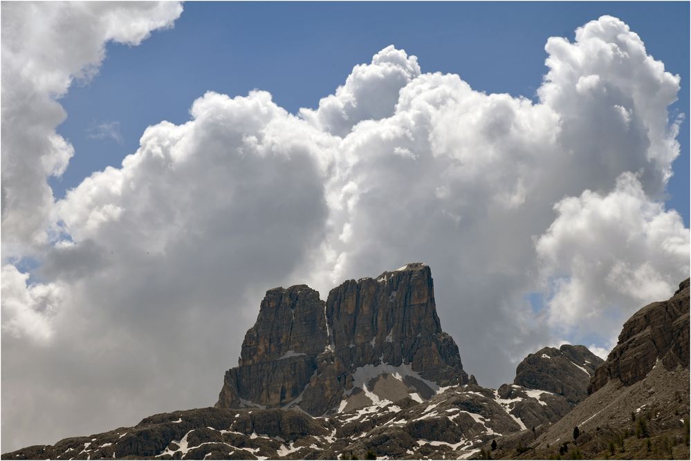 Mit Wolken gerahmt