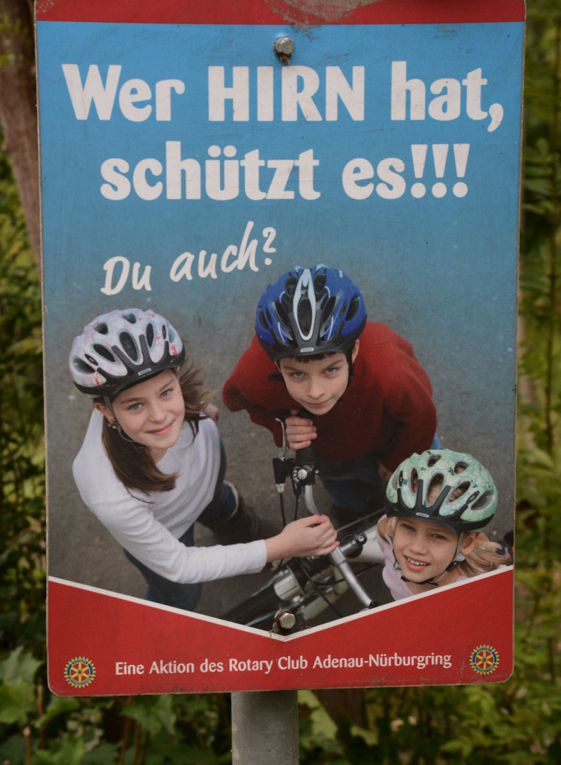 Mitbringsel von der Fahrradtour: Ein wichtiges nettes Schild.