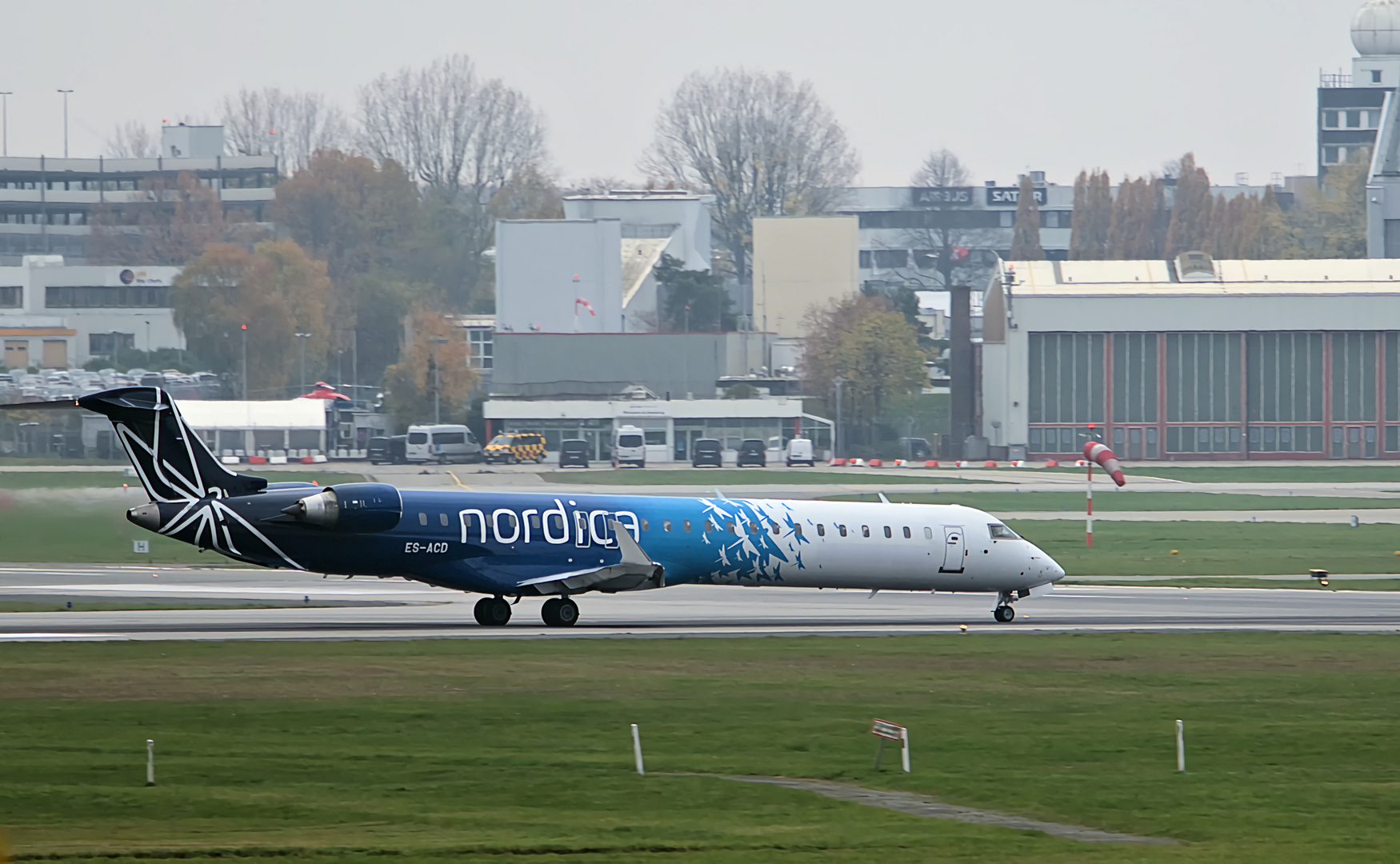  Mitsubishi CRJ-900ER - Nordica 