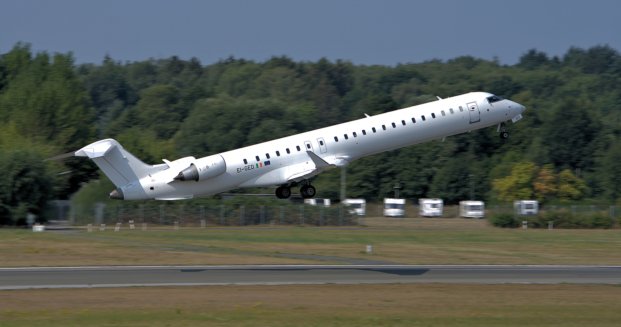 Mitsubishi CRJ-900LR