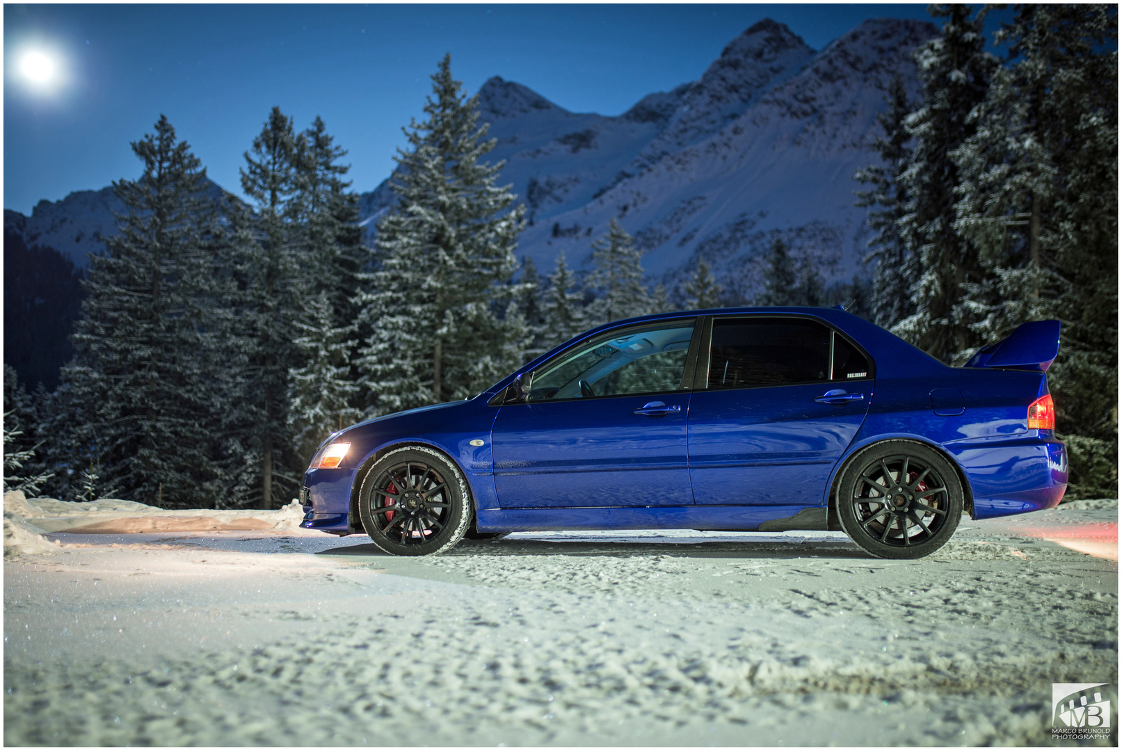 Mitsubishi Evo 9 beim Vollmondbaden