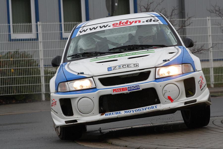 Mitsubishi Lancer Evo V...