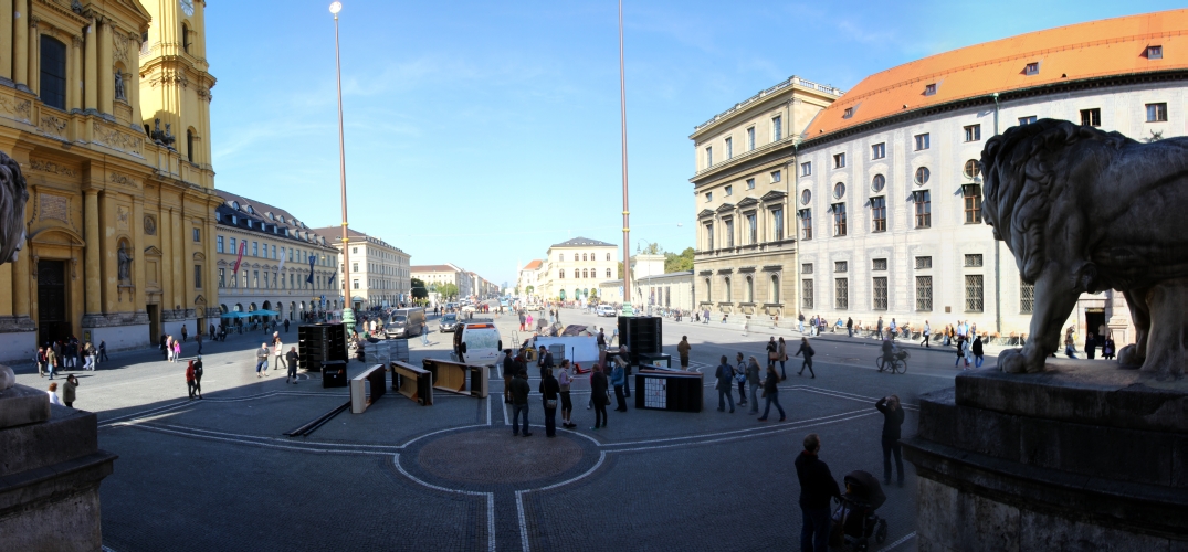 Mittags am Odeonsplatz