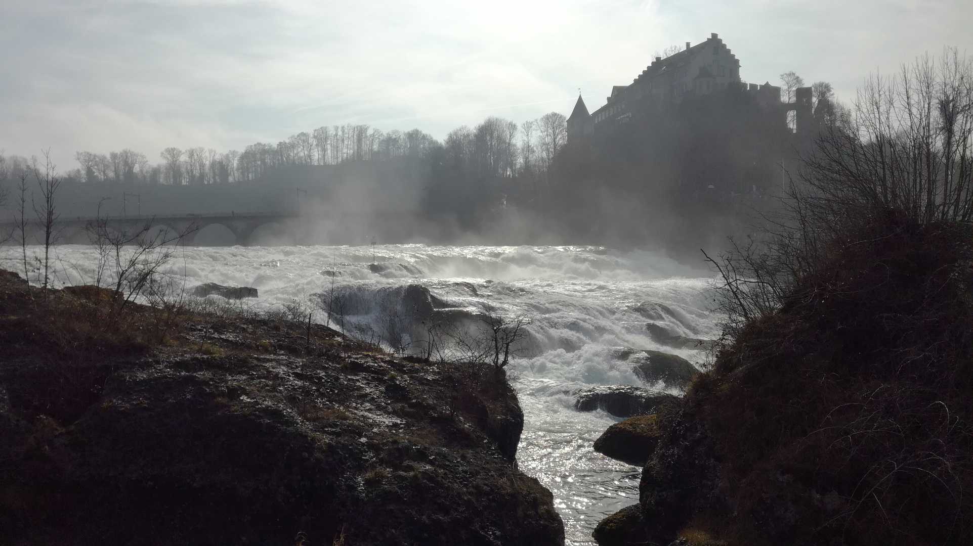 Mittags am Rheinfall