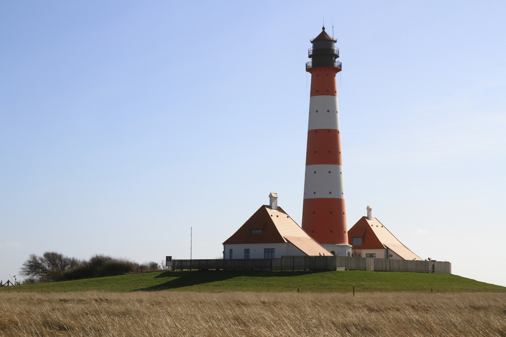 mittags am Westerhever Leuchtturm