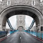 Mittags auf der Tower Bridge